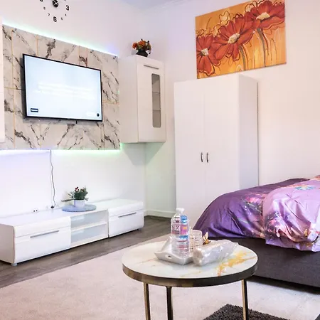 Superior 3 Rooms, 4-8 Guests, Modern, Full Equipped Daire *